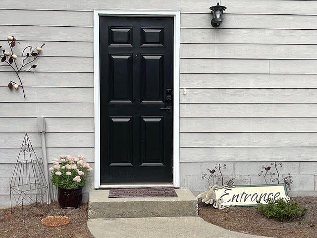 Private apartment access with keyless entry
