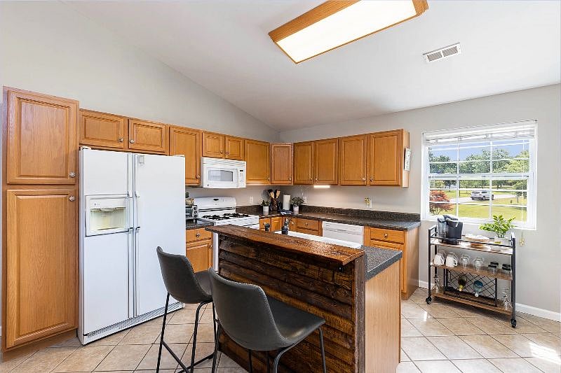 Furnished Finder property 415010_1 photo 9