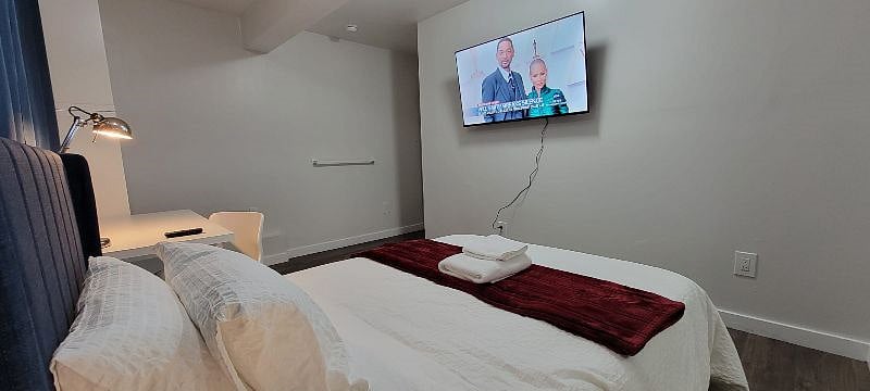 4k Smart TV in bedroom