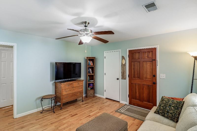 Furnished Finder property 415187_1 photo 3