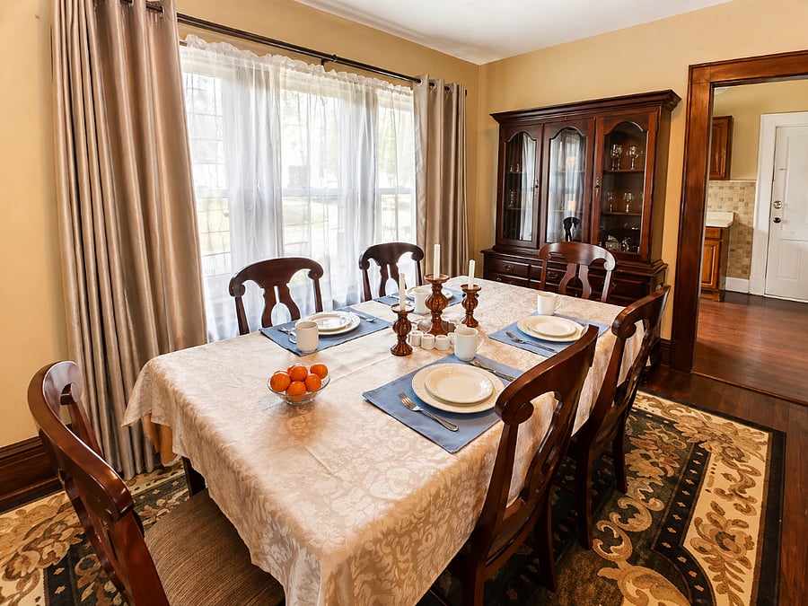 Dining room with seating for 6