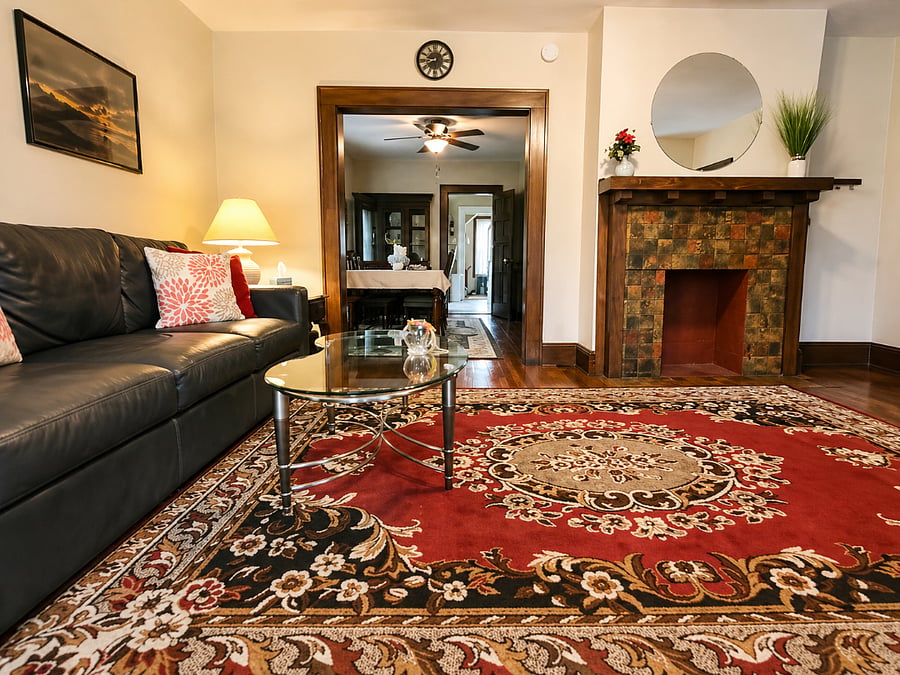 Spacious living room