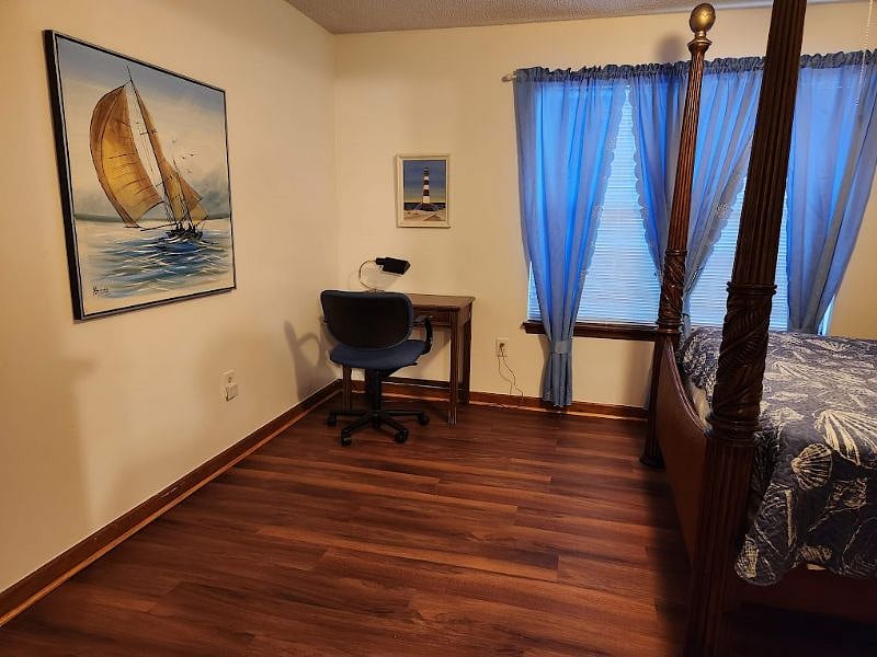 Generous-sized roon.