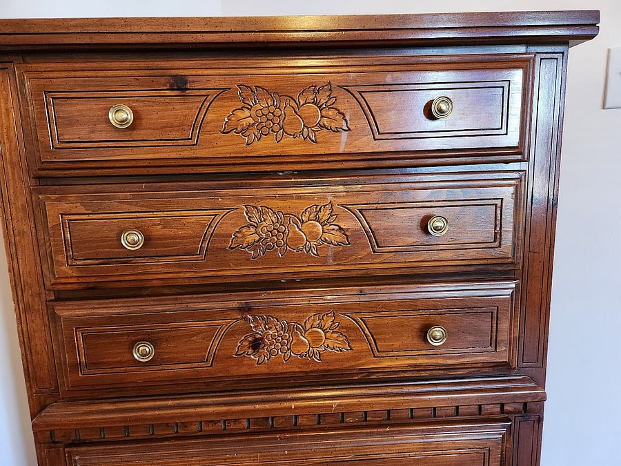 Lovely carved front of dresser,