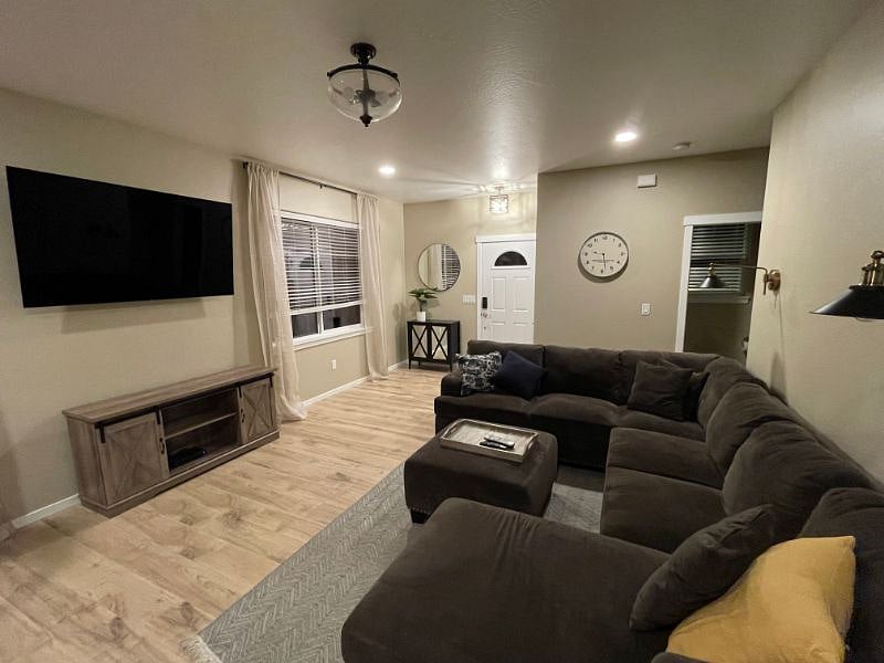 Furnished Finder property 415266_1 photo 5