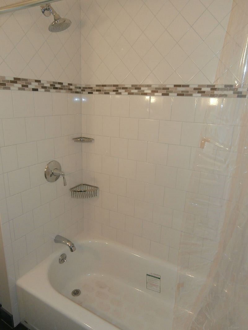 shower/tub