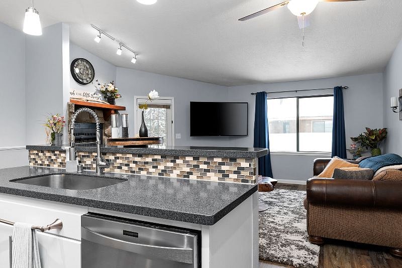 Furnished Finder property 415475_1 photo 6