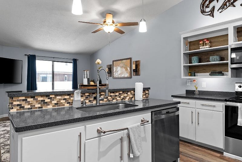 Furnished Finder property 415475_1 photo 8