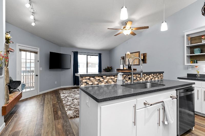 Furnished Finder property 415475_1 photo 7