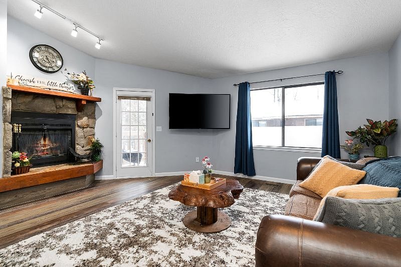 Furnished Finder property 415475_1 photo 11