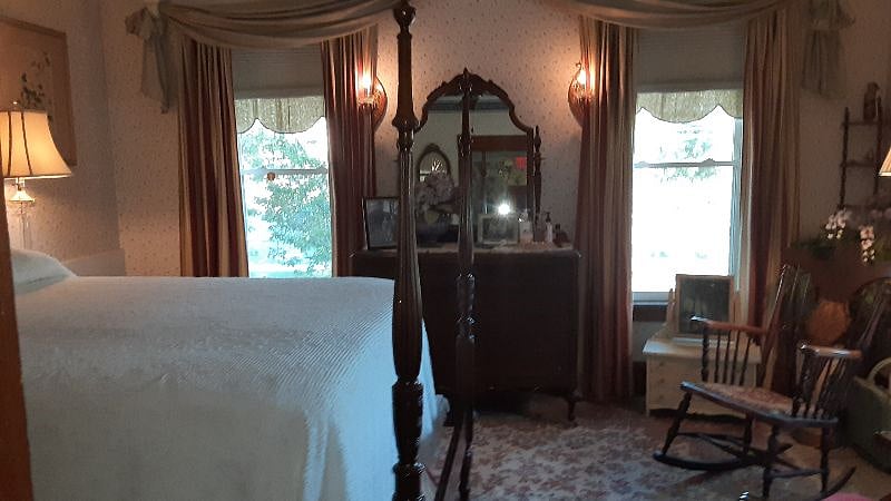 princess room has bureau and large closet, furnishings are adjusted according to your taste and needs.