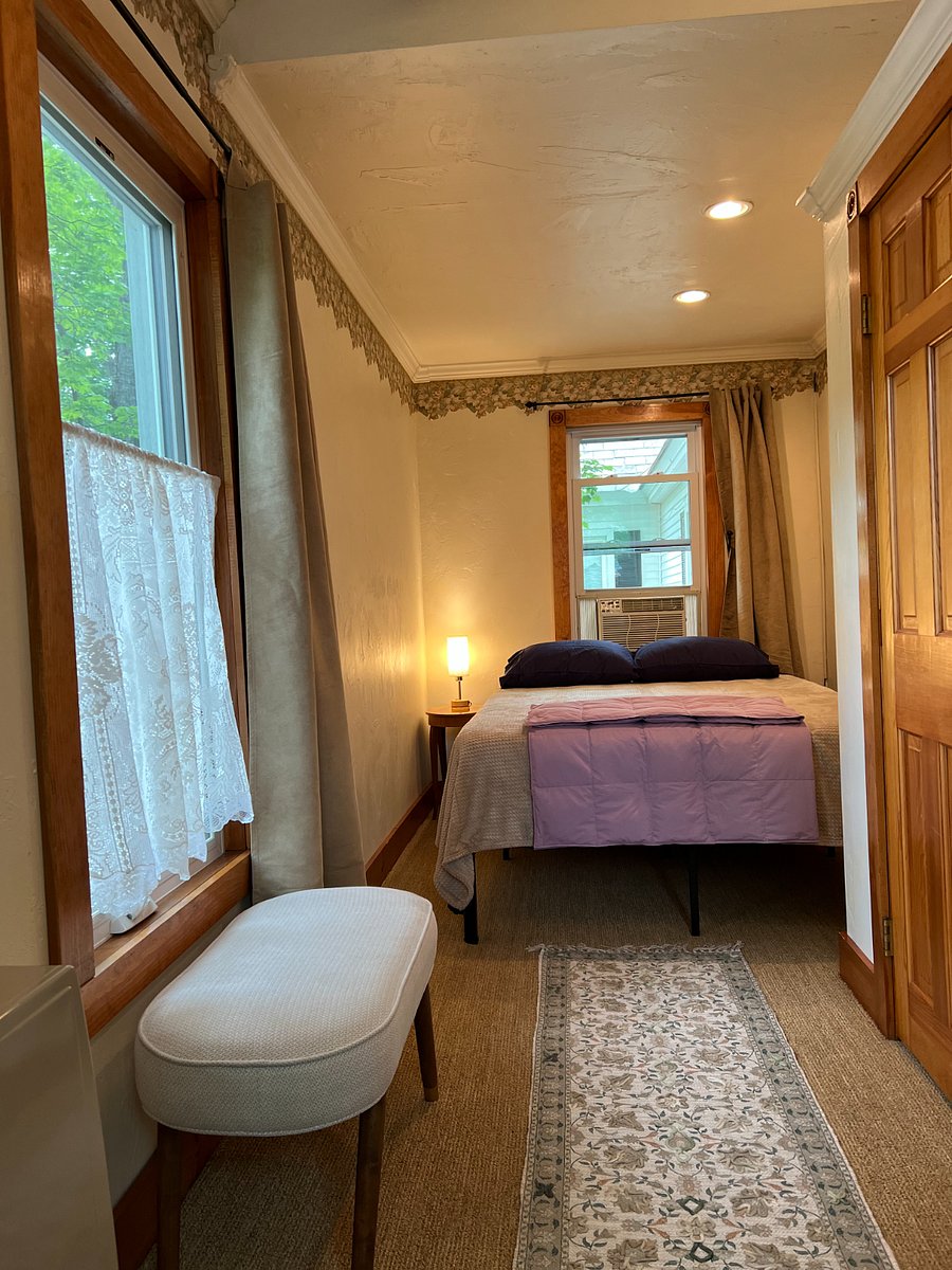 Furnished Finder property 415500_2 photo 8