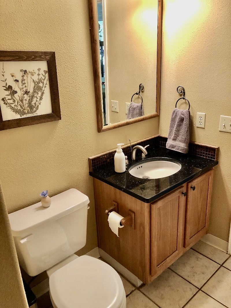 Half bath, is connected to the laundry room.