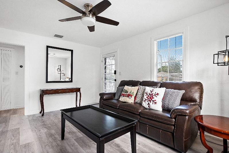 Furnished Finder property 415650_1 photo 14