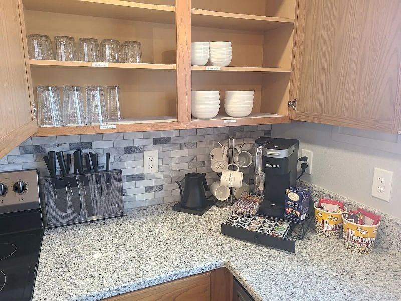 Furnished Finder property 415703_1 photo 18