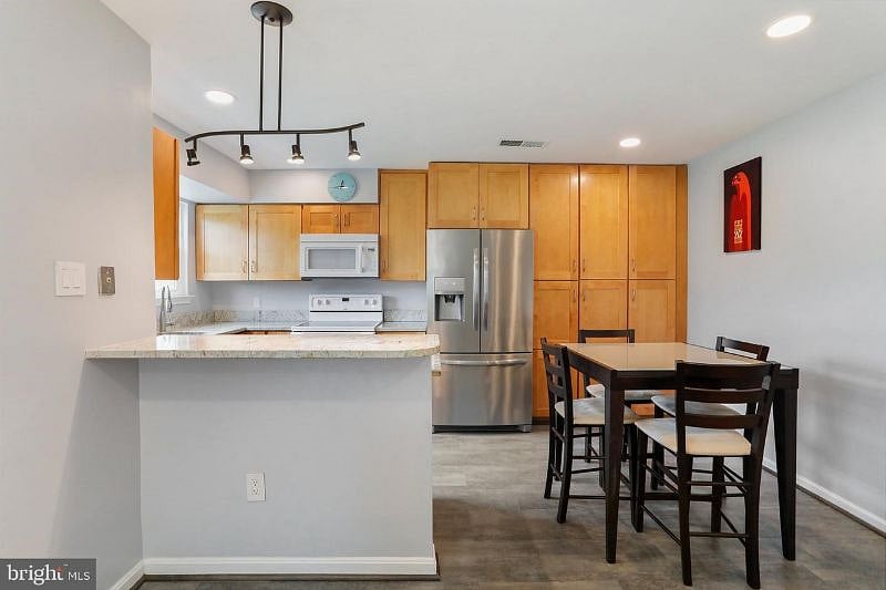 Furnished Finder property 415788_1 photo 7