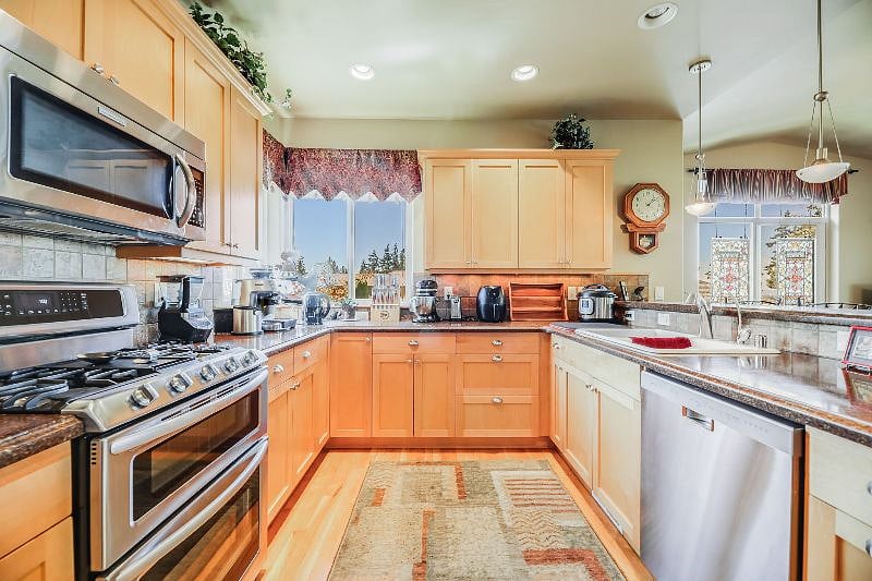 Furnished Finder property 415797_2 photo 17