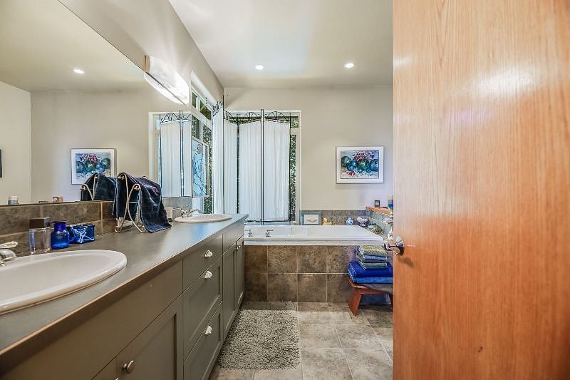 Furnished Finder property 415797_2 photo 24