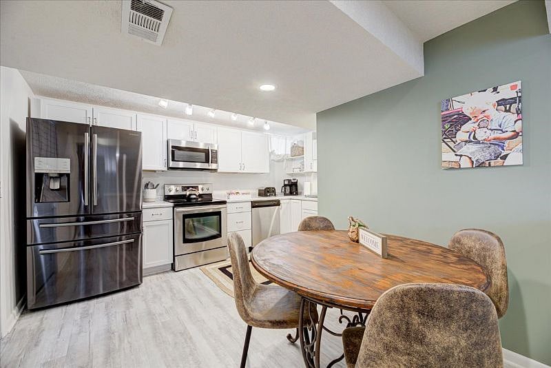 Furnished Finder property 415887_1 photo 7