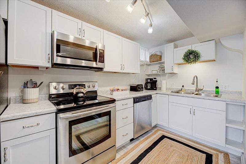 Furnished Finder property 415887_1 photo 11