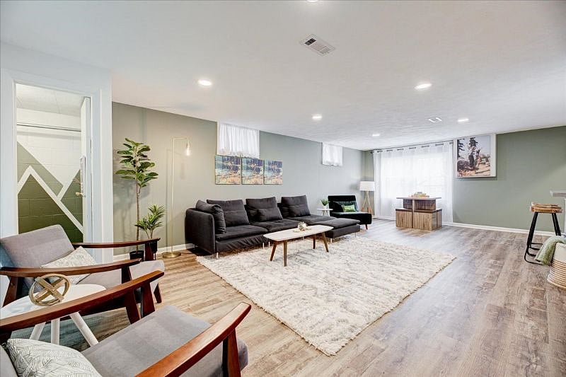 Furnished Finder property 415887_1 photo 17