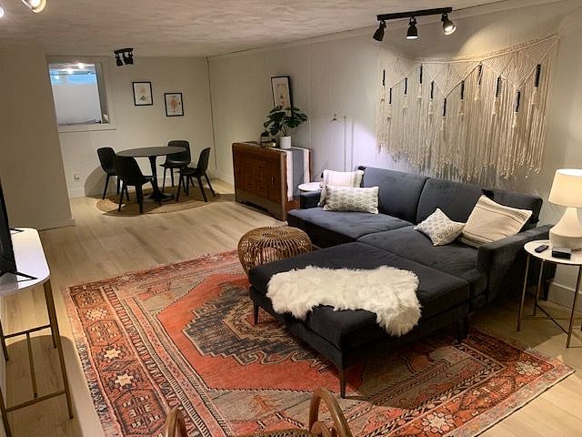 Furnished Finder property 415888_1 photo 3