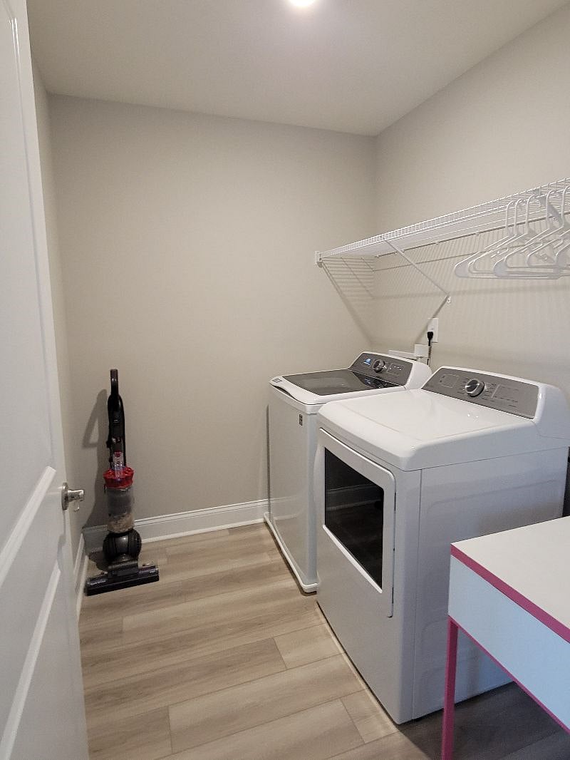 Furnished Finder property 415905_1 photo 22