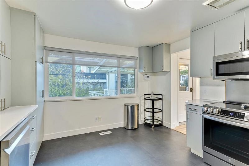 Furnished Finder property 415907_1 photo 16