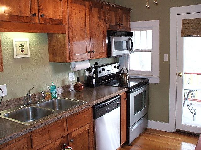 Furnished Finder property 415918_2 photo 4