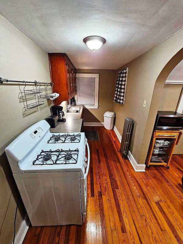 Full kitchen