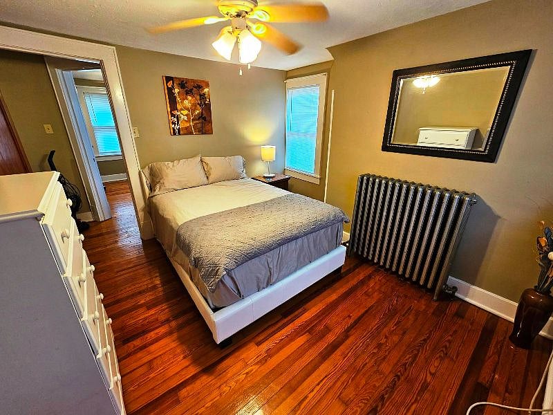 2nd bedroom with double-sized bed