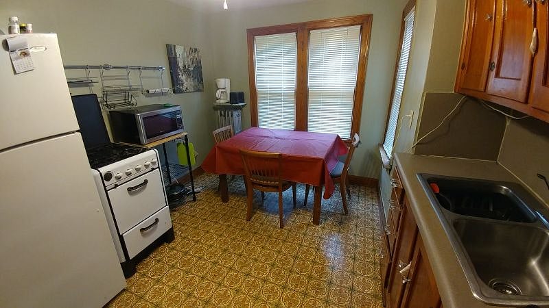 Furnished Finder property 415918_7 photo 4
