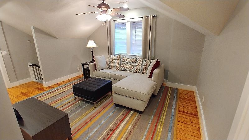 Furnished Finder property 415918_9 photo 2