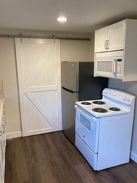 Furnished Finder property 415924_1 photo 9