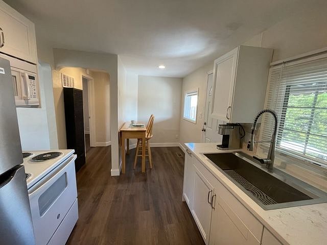 Furnished Finder property 415924_1 photo 7