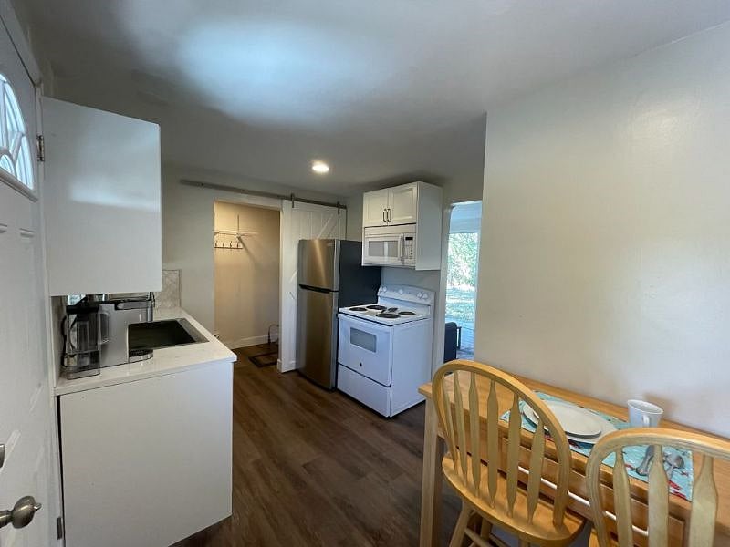 Furnished Finder property 415924_1 photo 10