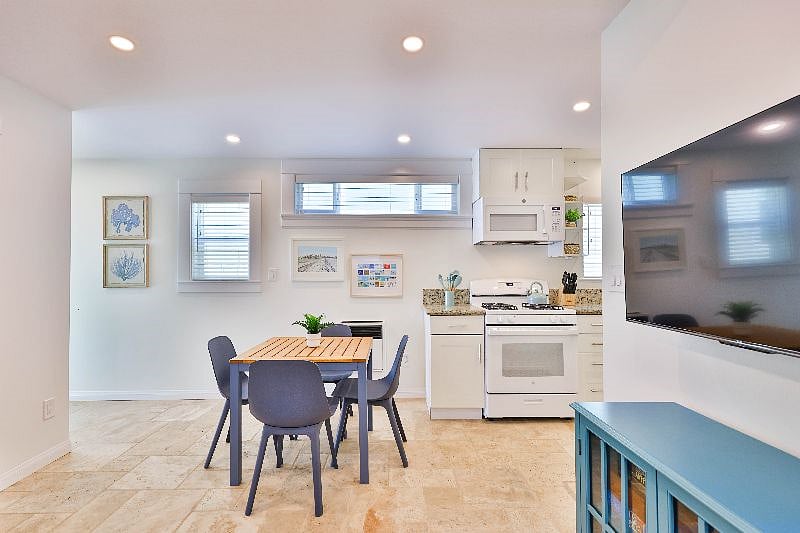 Furnished Finder property 415933_1 photo 12