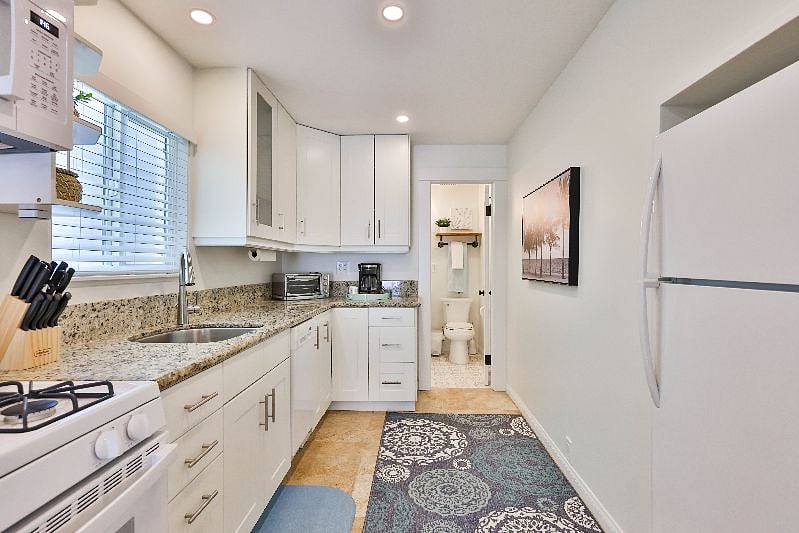 Furnished Finder property 415933_1 photo 17