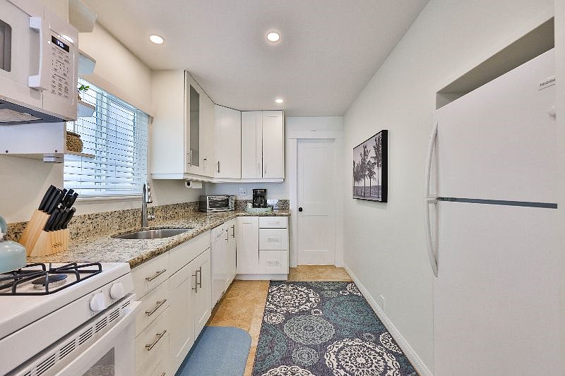 Furnished Finder property 415933_1 photo 18