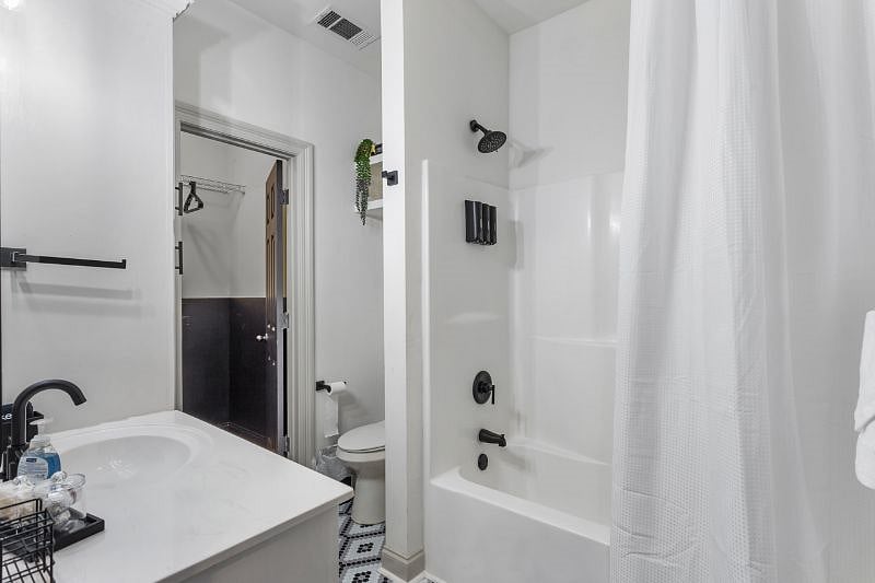 Furnished Finder property 416000_1 photo 12