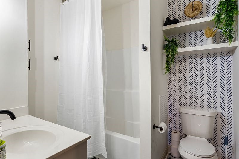 Furnished Finder property 416000_1 photo 14