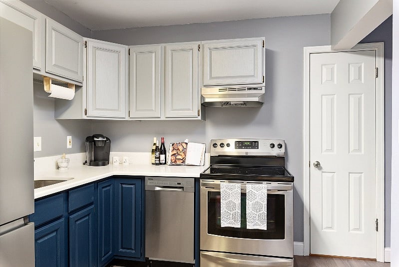 Kitchen with Diswasher
