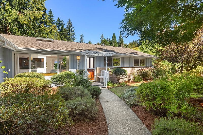 Furnished Finder property 416180_1 photo 22