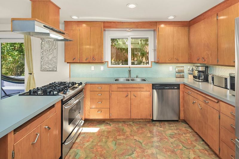 Furnished Finder property 416180_1 photo 11