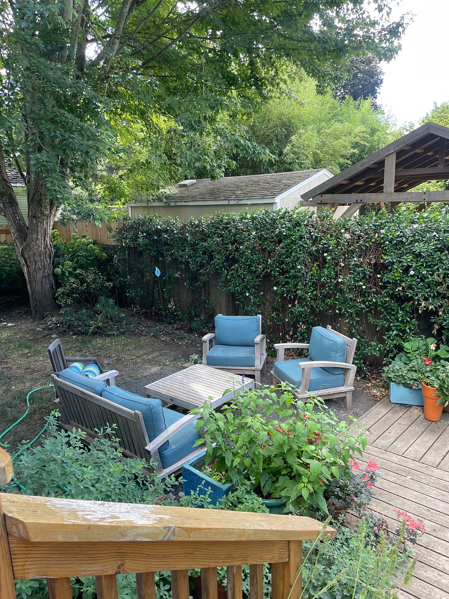 Furnished Finder property 416200_1 photo 9