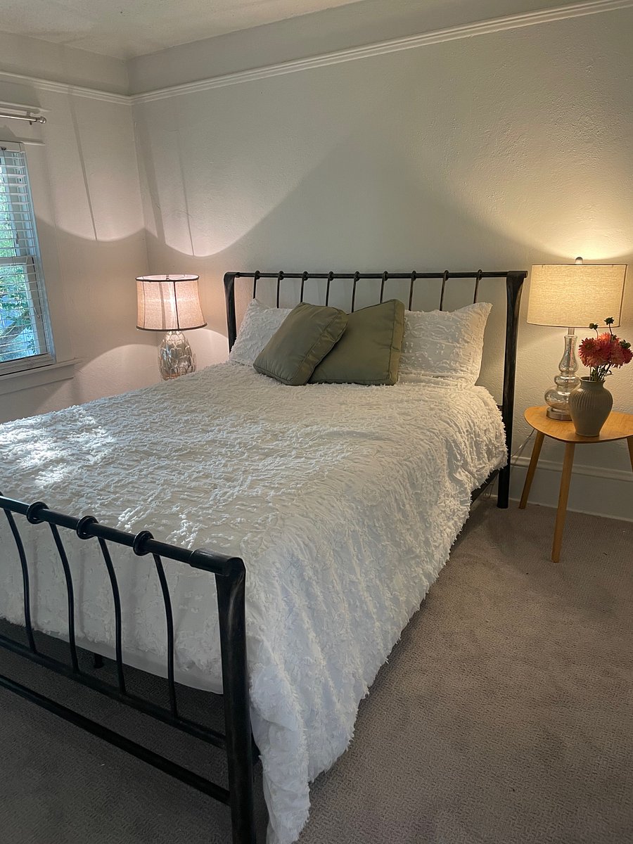 1st bedroom