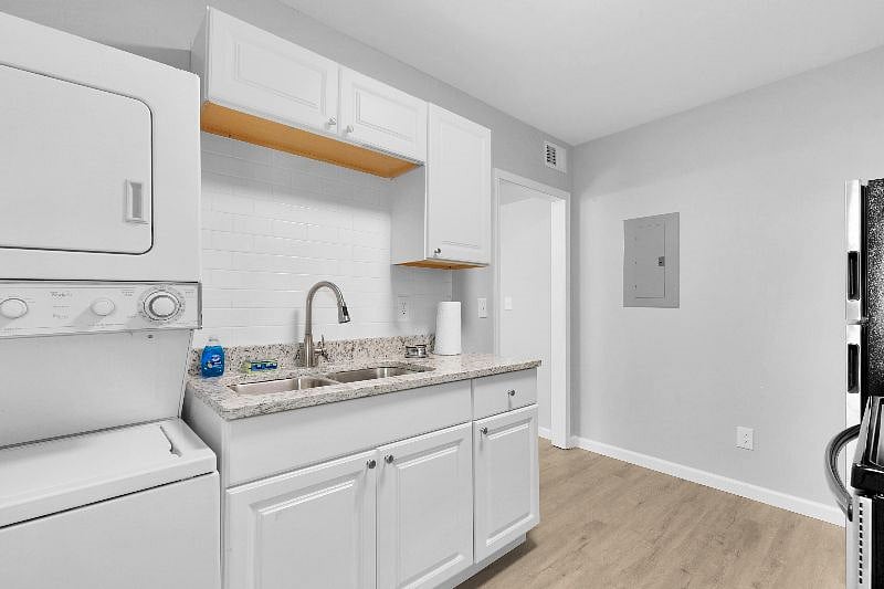 Furnished Finder property 416209_1 photo 31