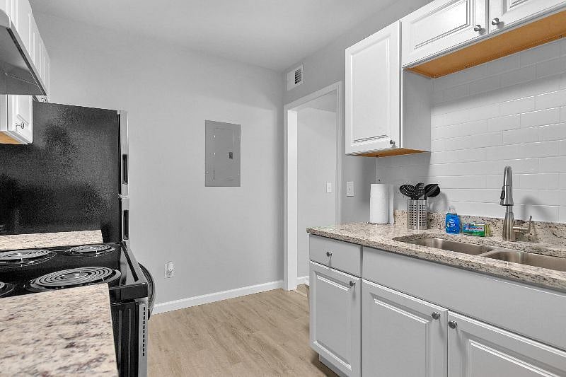 Furnished Finder property 416209_1 photo 32