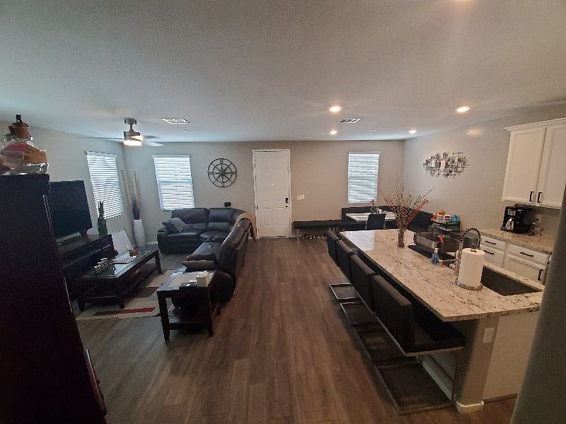 Furnished Finder property 416236_1 photo 3