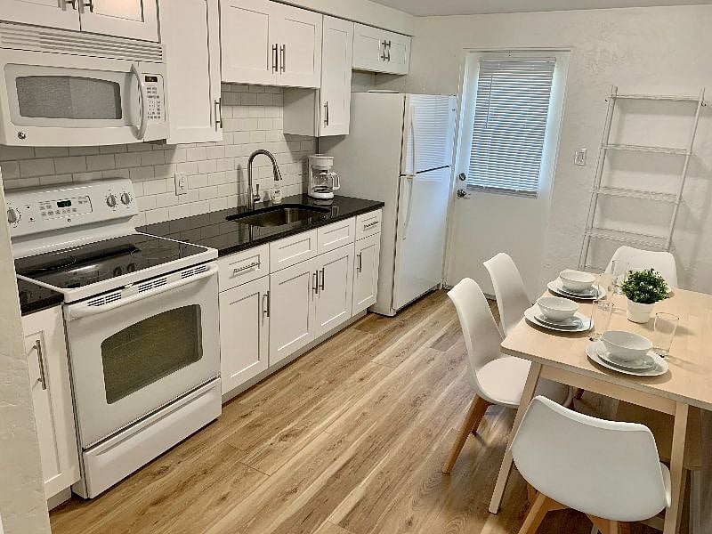 Furnished Finder property 416238_1 photo 10